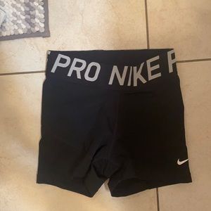 NIKE PRO 3’